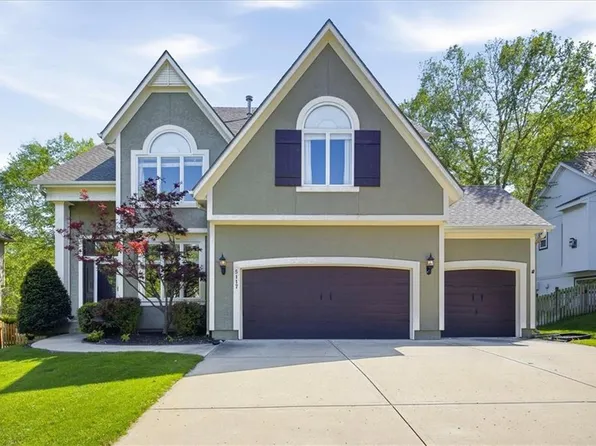 5117 W 162nd St, Overland Park, KS 66085