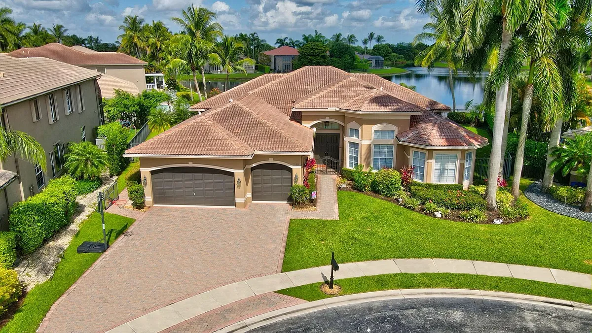 Building Photo - 19211 N Creekshore Ct
