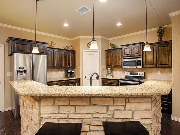 4th image of 7910 City View Dr