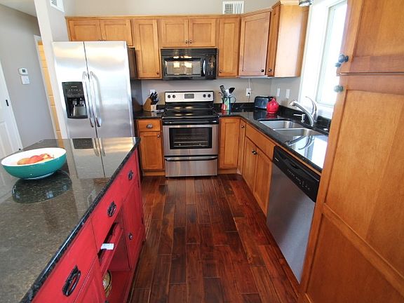 3rd image of 408 22nd Ave N