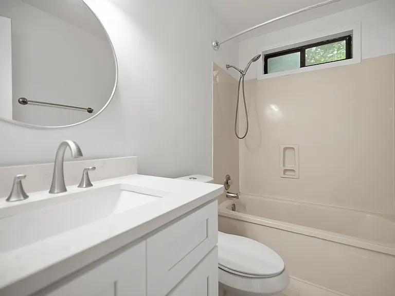 2407 Hembree Station Ct — Photo 32