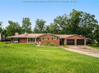 60 Spooner St, Nitro, WV 25143