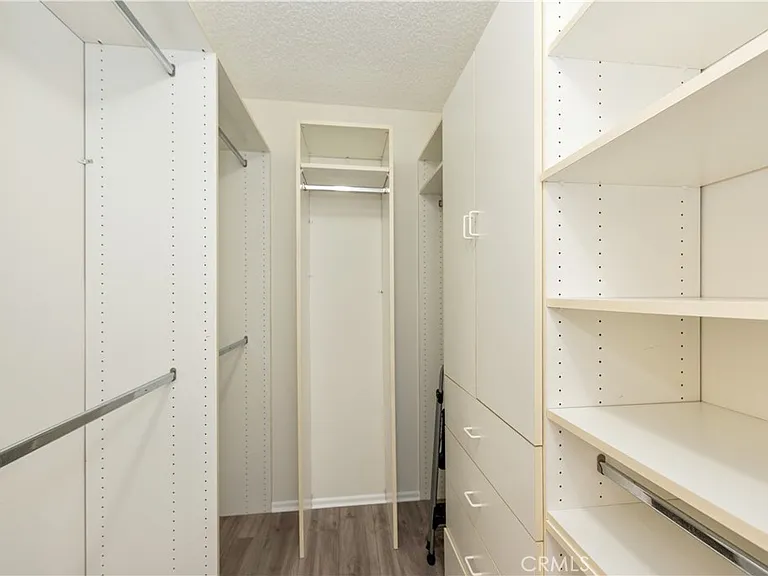 19 Alabaster — Photo 24