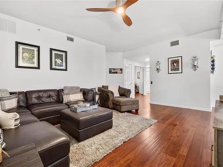 852 Lantern Way — Photo 15