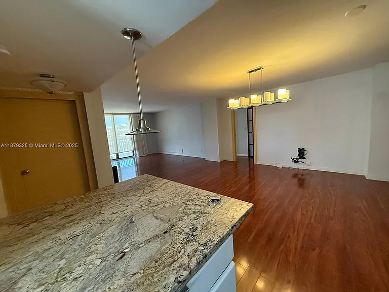 1500 S Ocean Dr — Photo 4