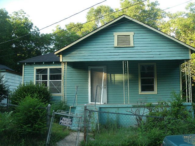2nd image of 1304 2nd St