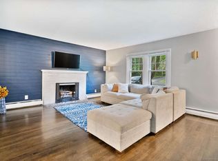 327 N Maple St, Enfield, CT 06082