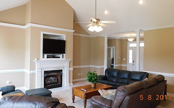 3rd image of 203 Friendswood Dr