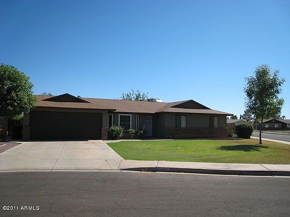 2nd image of 2755 E Isabella Ave