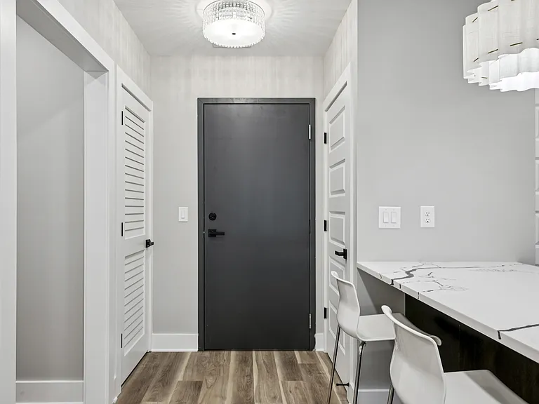 The Tucker Luxury Apartments — Photo 18