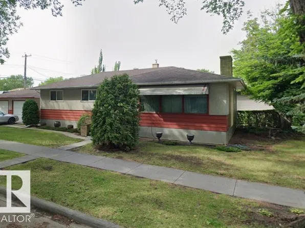 9555 81st St NW, Edmonton, AB T6C 2W4