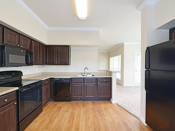 2nd image of 10325 Cypresswood Dr APT 1733