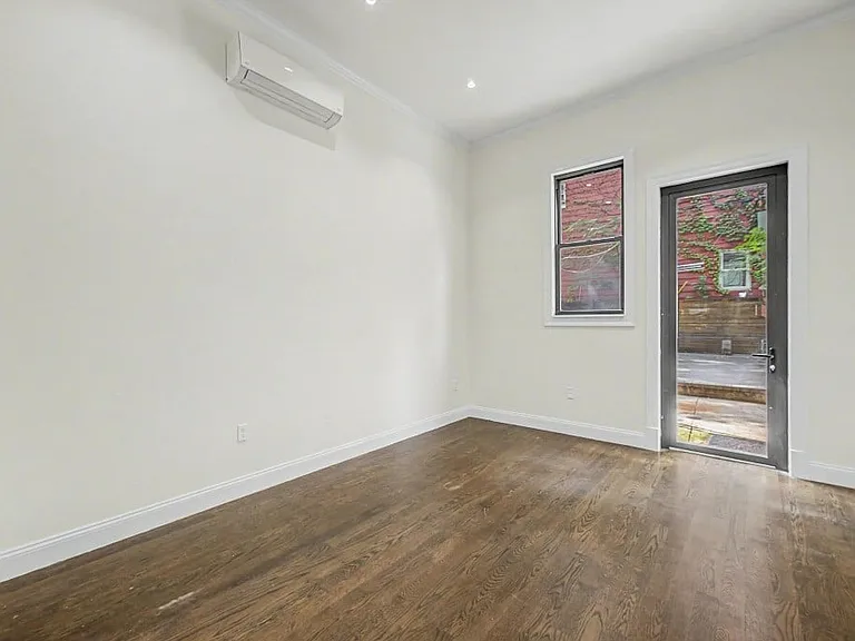 106 Bedford Ave #1R — Photo 6
