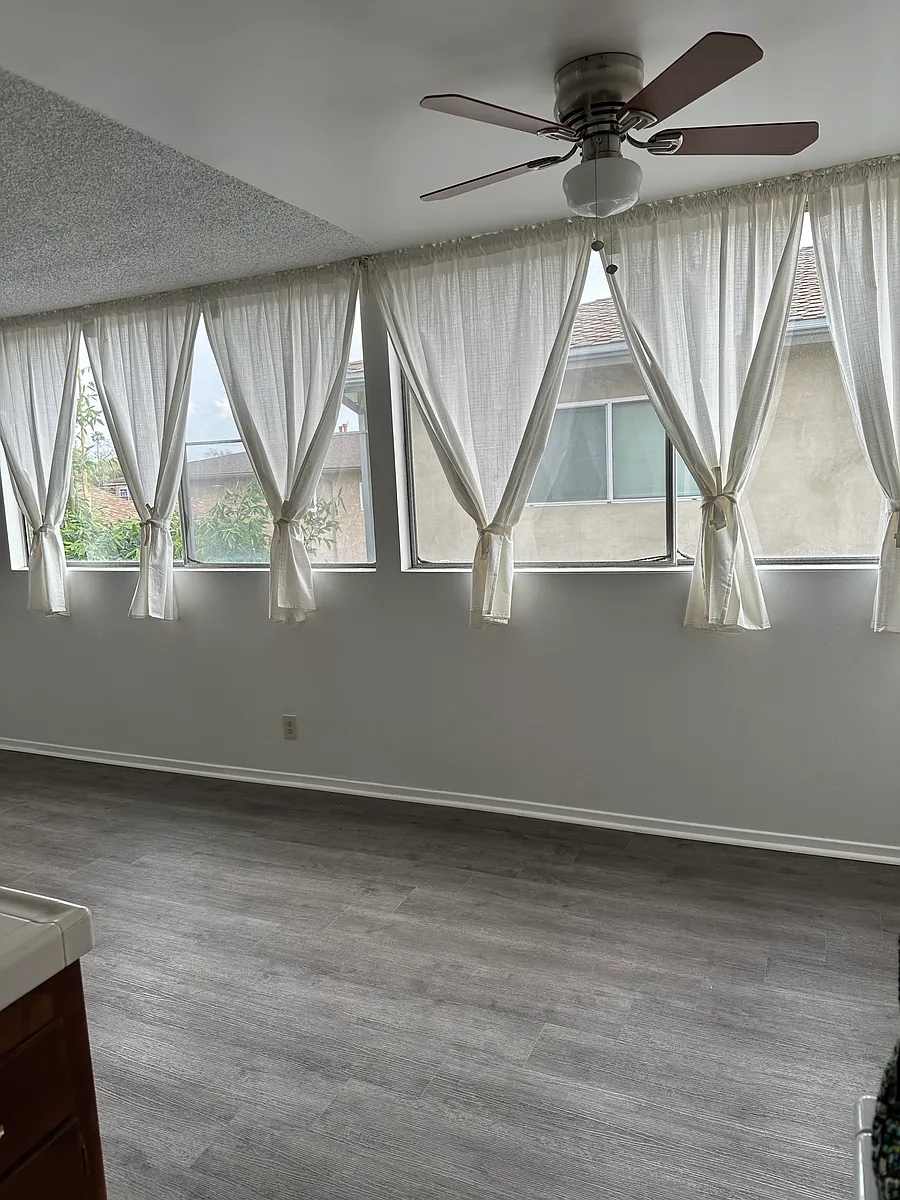 Building Photo - 4201 McLaughlin Ave #7
