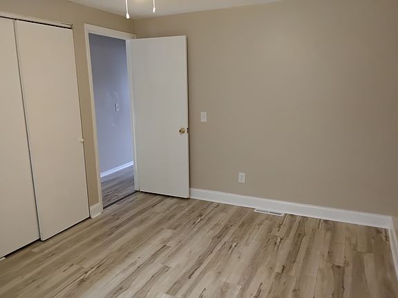 4th image of 3863 Mollane St NW