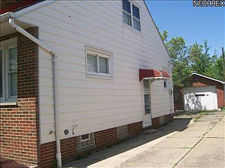 3rd image of 16207 Trafalgar Ave