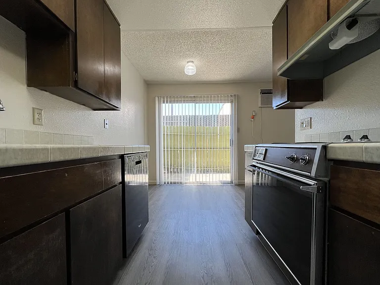 2440 Cochran Rd — Photo 9