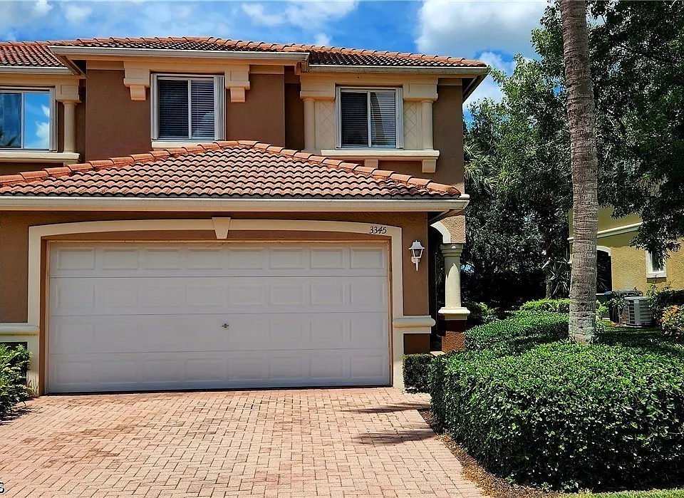 3345 Dandolo Cir
