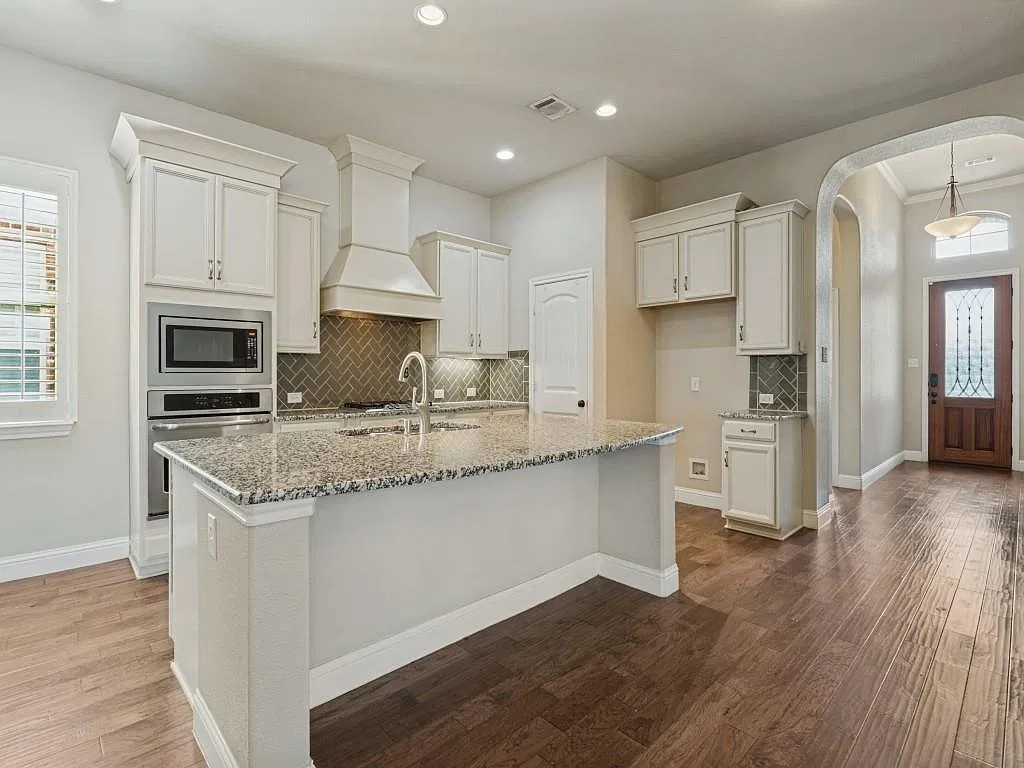 3 bed, 2624 sqft, $2,850 — Photo 4