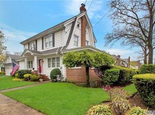 264 E Euclid St, Valley Stream, NY 11580