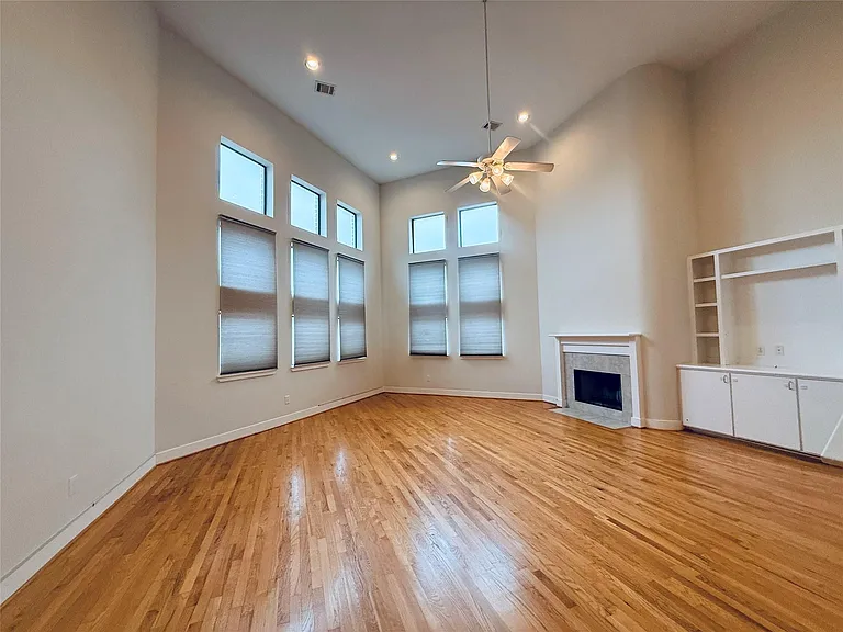 9813 Cynthia Ann Ct — Photo 19