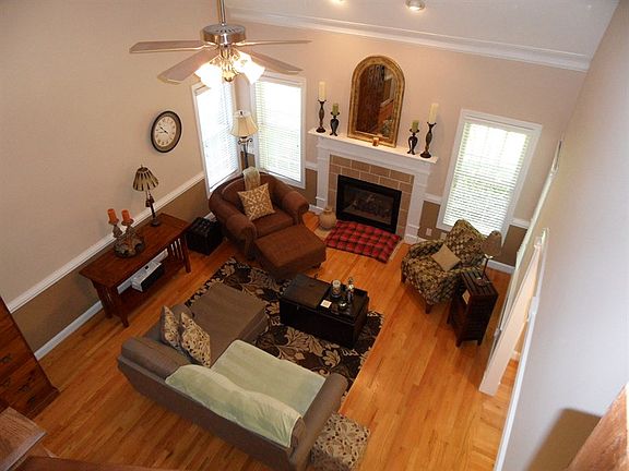 3rd image of 5615 Creekfall Ln