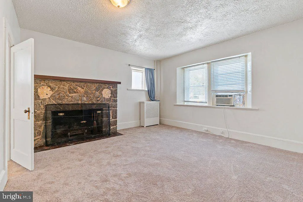 1 bed, 1295 sqft, $1,695 — Photo 3
