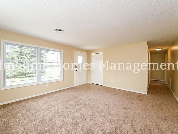 2nd image of 1936 Edgewood Dr