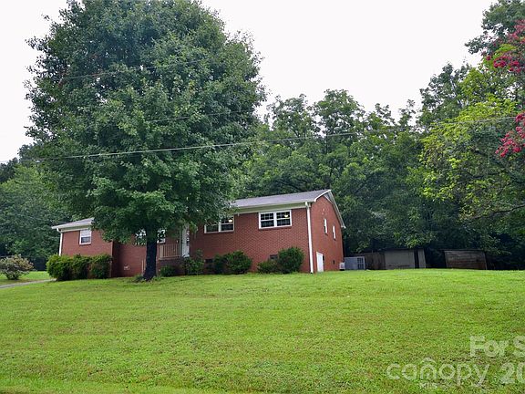 5th image of 2055 Goodson Rd