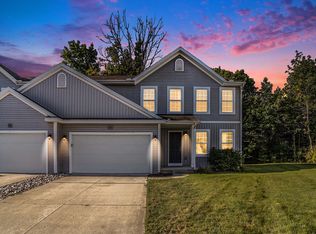 1048 Broken Ridge Dr, Lansing, MI 48917