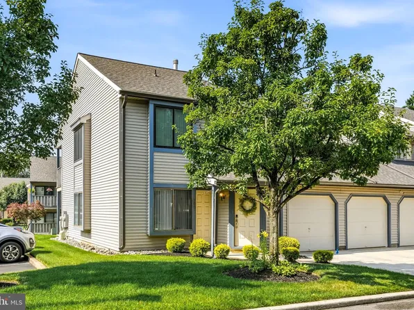 905 Chesterwood Ct, Marlton, NJ 08053