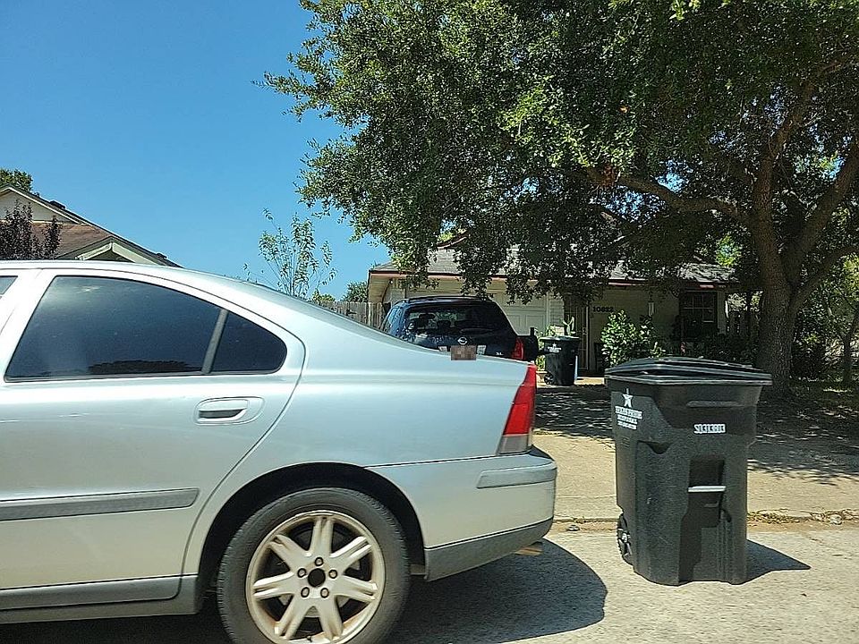 2nd image of 10822 Parkland Woods Dr