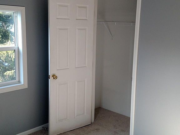 4th image of 320 Mehaffey Ct