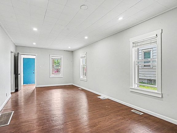 4th image of 3013 Leahy St