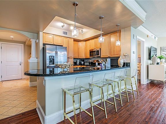 4th image of 275 Bayshore Blvd Unit 604