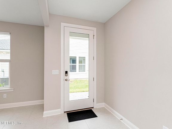 3rd image of 298 COOL SPRINGS Avenue