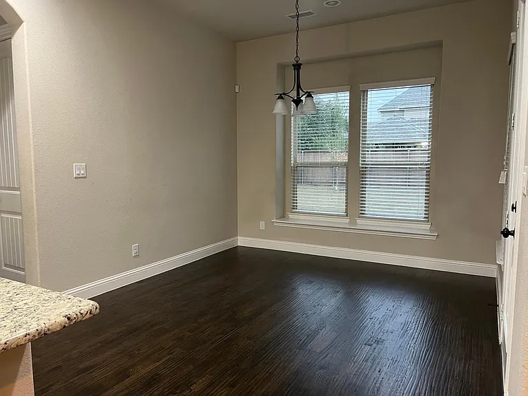9012 Sandhills Dr — Photo 7