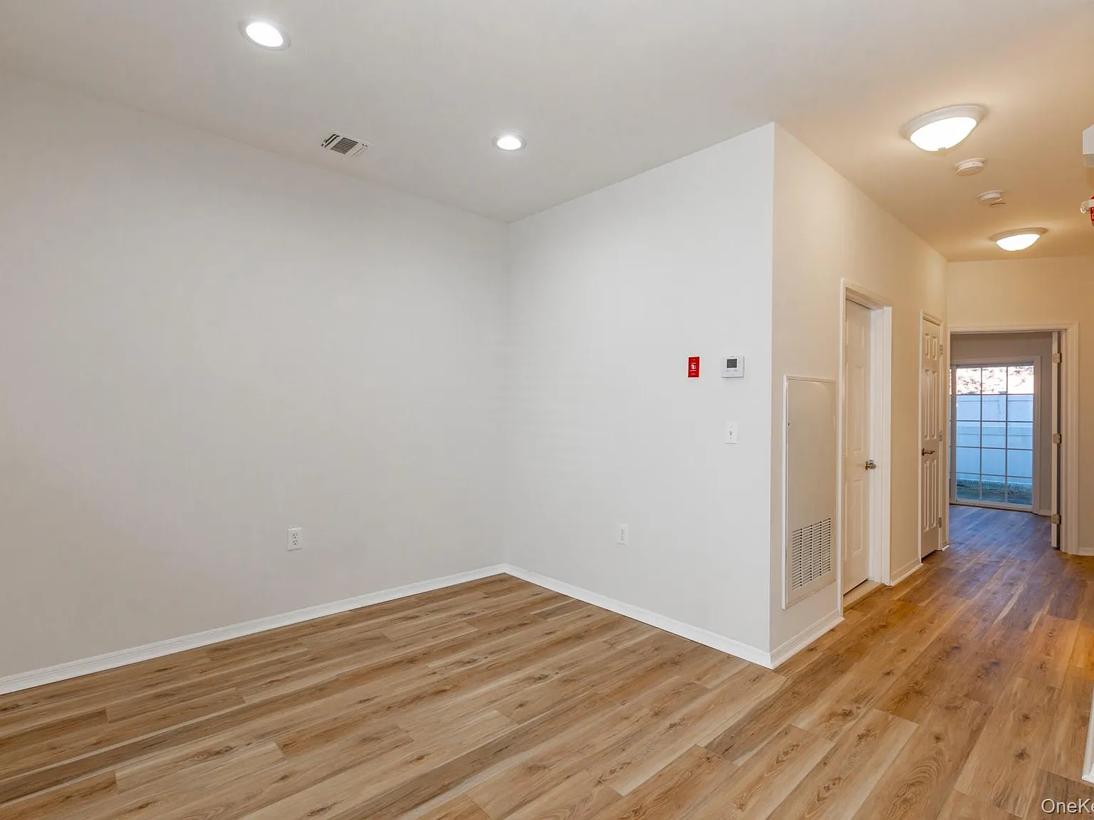 2 bed, 2.0 bath, 1263 sqft, $3,500 — Photo 4