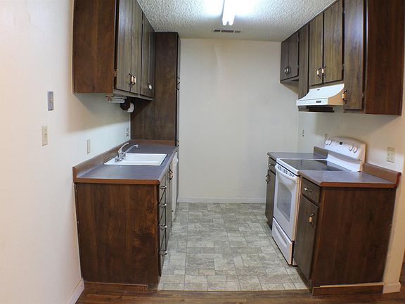 5th image of 1221 N Peach Ave APT 166