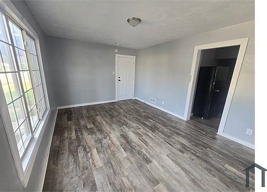 5th image of 406 W Marion St #1