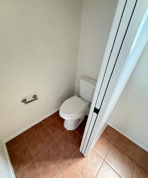 23 Deerwood E — Photo 31