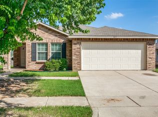 805 Lazy Bayou Dr, Arlington, TX 76002