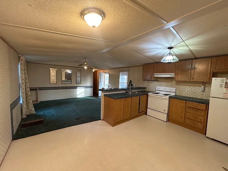 1834 Hylander Dr — Photo 4