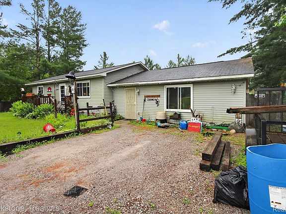 5th image of 22709 Pleasant Valley Rd