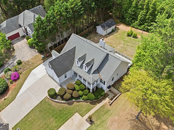 2nd image of 404 Vineyard Dr