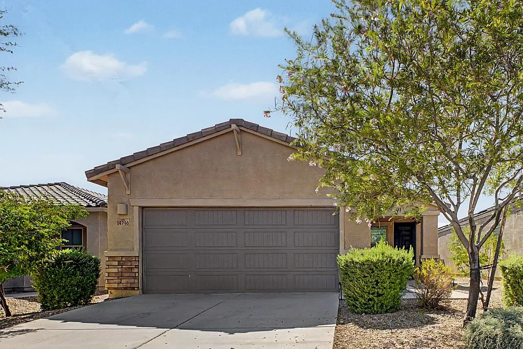 14746 S Avenida Lago De Plata — Photo 1