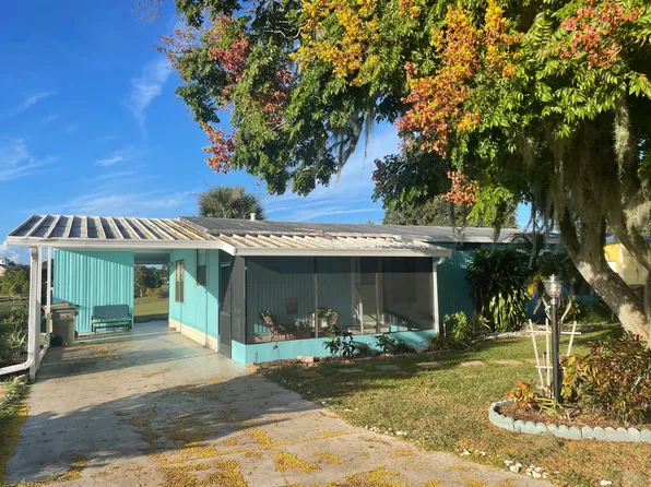 1240 Sun Meadow Ln, Grand Island, FL 32735