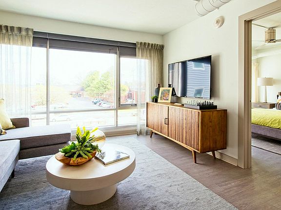 5th image of 1835 Union Ave #436