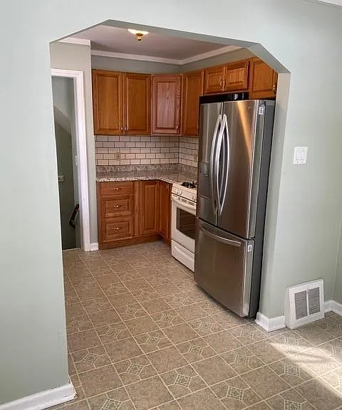 825 N Edison Ave — Photo 9
