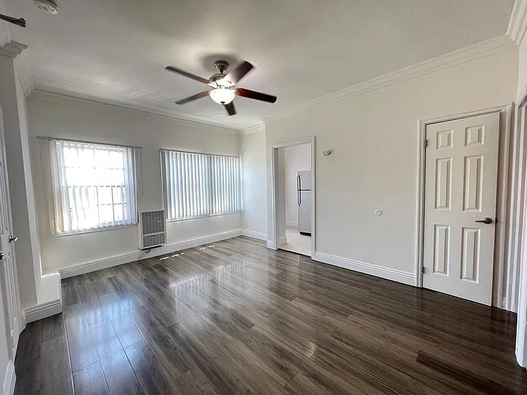 2743 San Marino Street — Photo 10